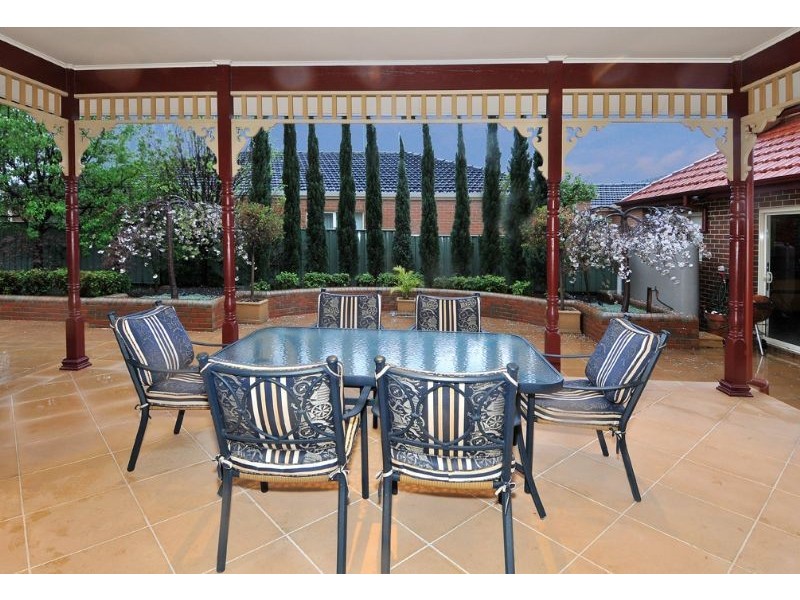 22 Faye Crescent, Keilor VIC 3036