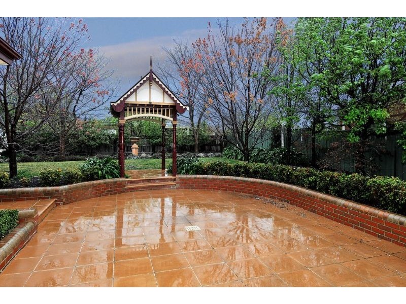 22 Faye Crescent, Keilor VIC 3036