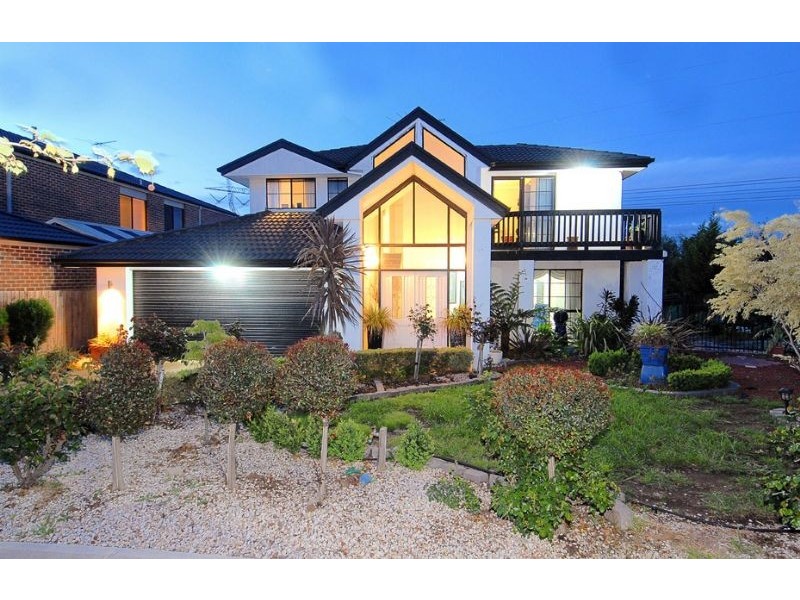 11 Kinnaird Court, Taylors Lakes VIC 3038