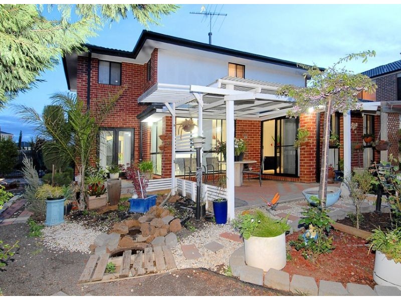 11 Kinnaird Court, Taylors Lakes VIC 3038