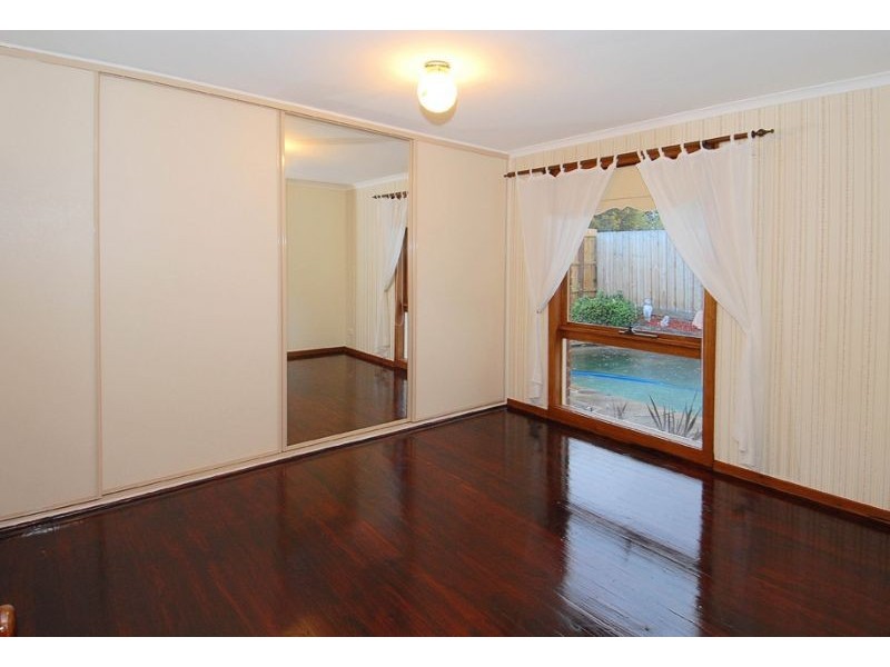 13 Wyperfeld Avenue, Taylors Lakes VIC 3038