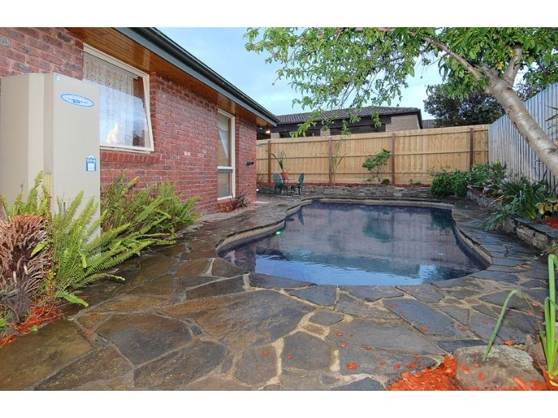 13 Wyperfeld Avenue, Taylors Lakes VIC 3038