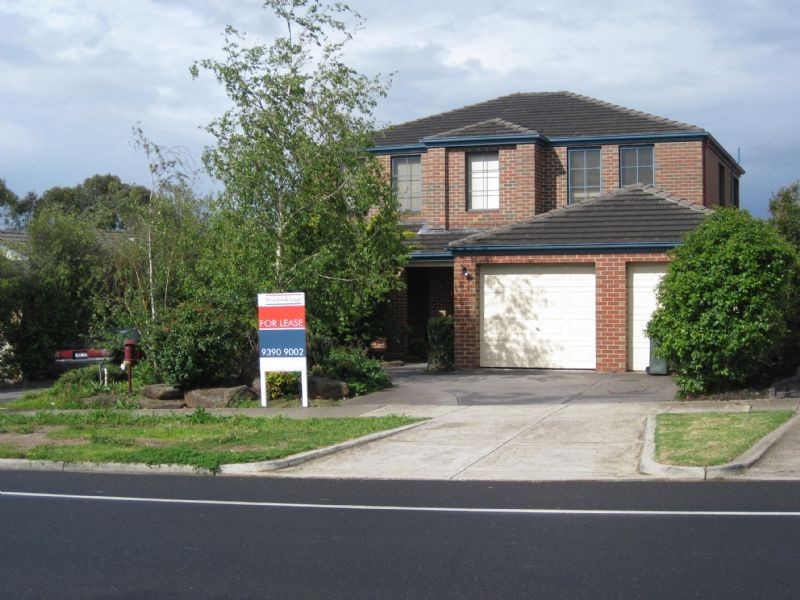 134 Parmelia Drive, Taylors Lakes VIC 3038