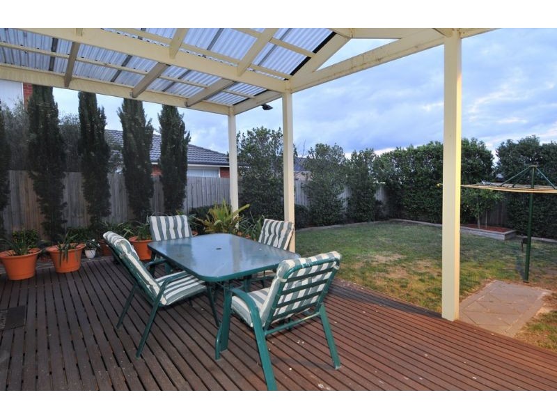 26 Ruben Drive, Sydenham VIC 3037
