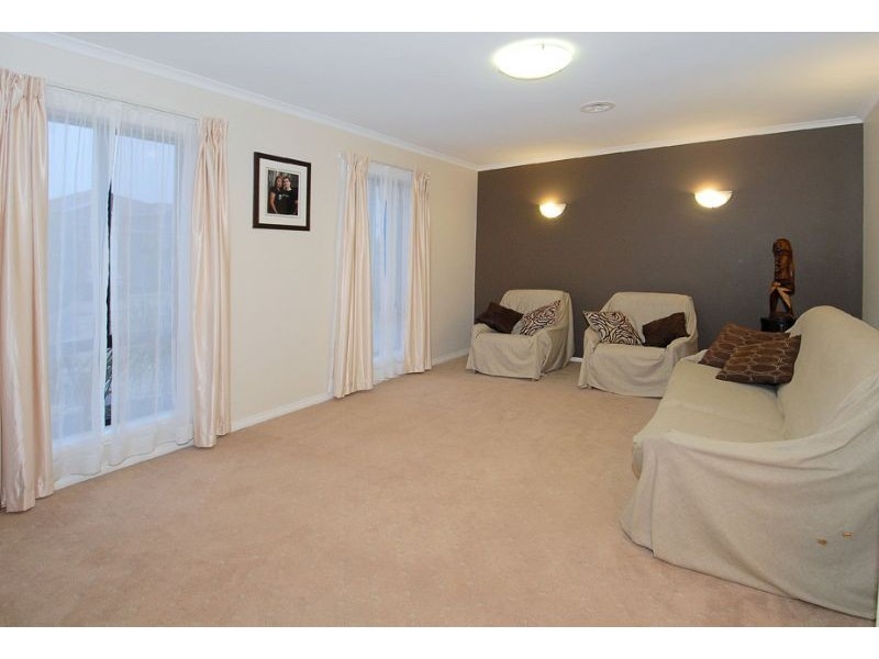 2/183 Copernicus Way, Keilor Downs VIC 3038