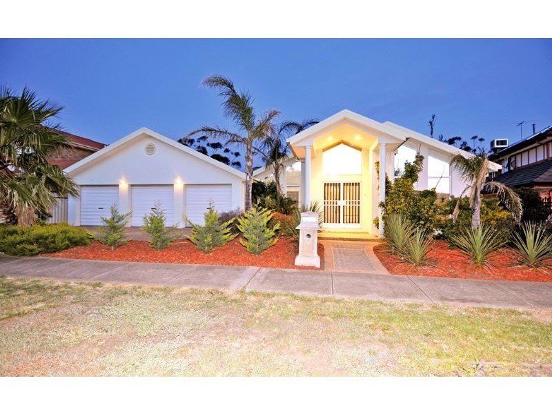 8 The Regency, Hillside VIC 3037