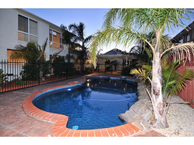 8 The Regency, Hillside VIC 3037