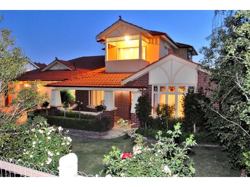 10 Imperial Court, Hillside VIC 3037