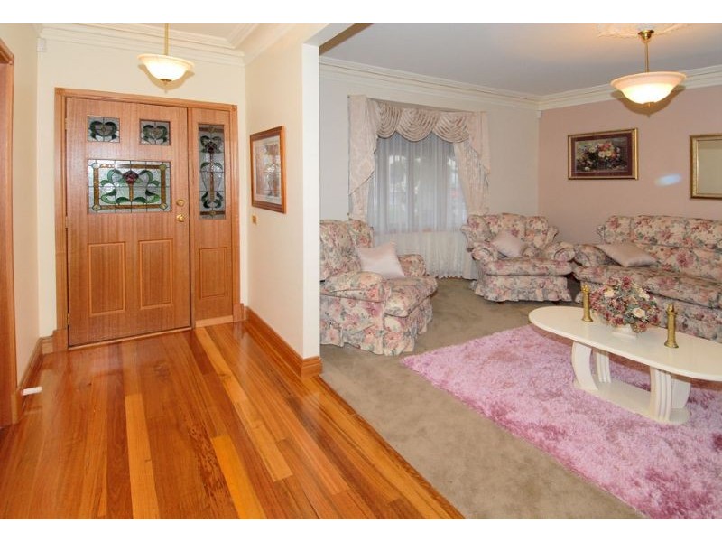 10 Imperial Court, Hillside VIC 3037