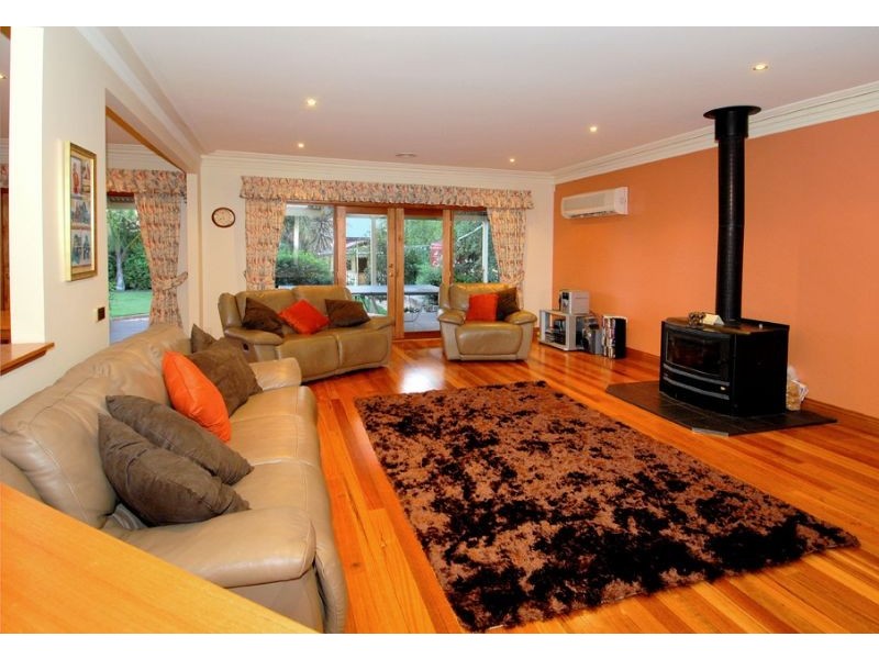 10 Imperial Court, Hillside VIC 3037