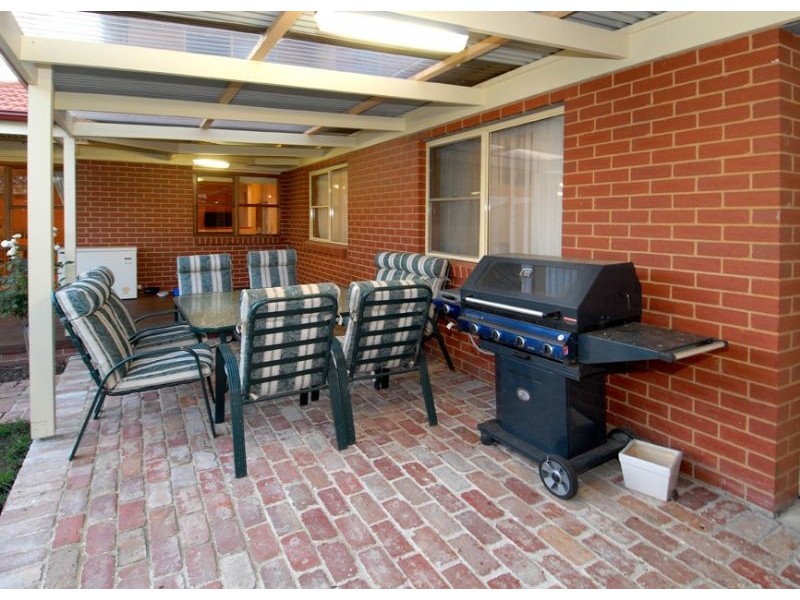 10 Imperial Court, Hillside VIC 3037