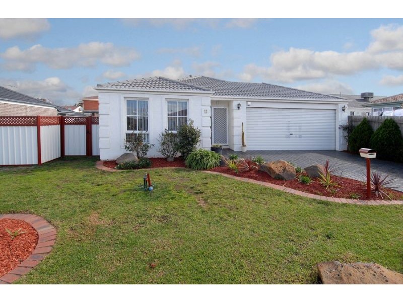 11 Sandalwood Avenue, Hillside VIC 3037