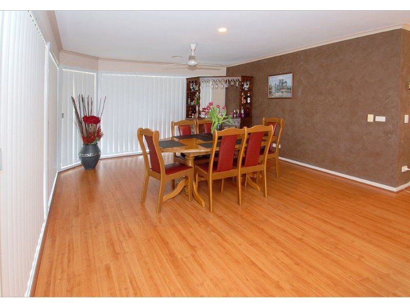 11 Sandalwood Avenue, Hillside VIC 3037