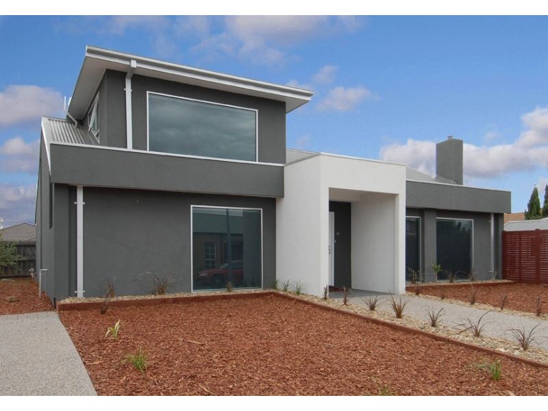 4 Booth Way, Taylors Lakes VIC 3038
