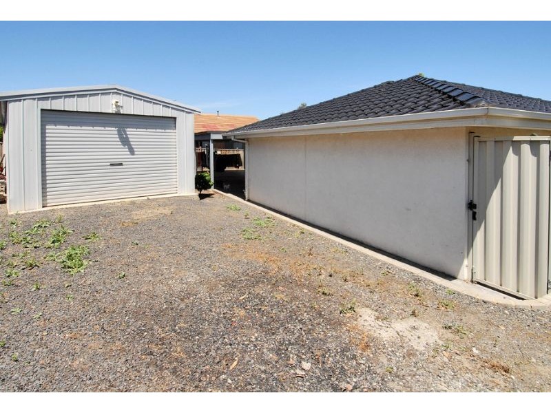 87 Saronvale Crescent, Hillside VIC 3037