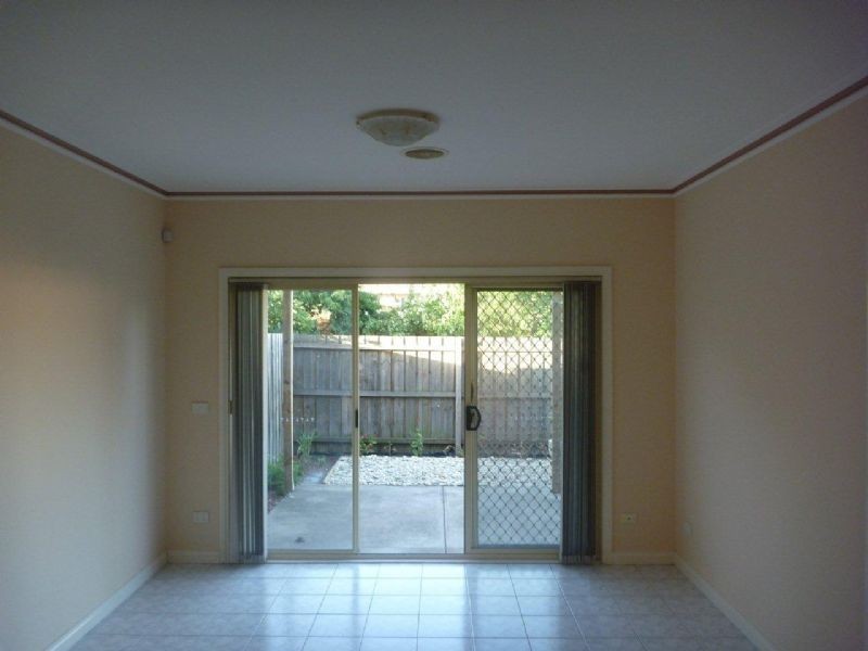 3/2a Lindenow Street, Maidstone VIC 3012