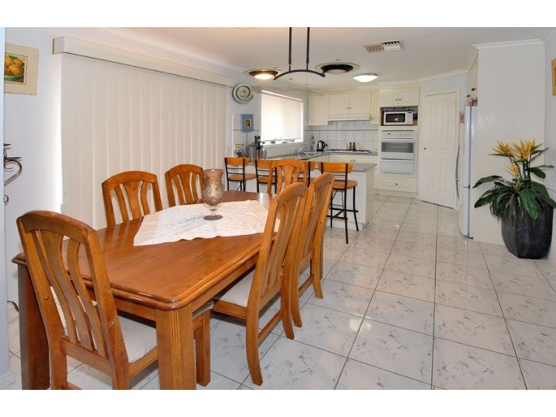 8 Trident Close, Keilor Downs VIC 3038