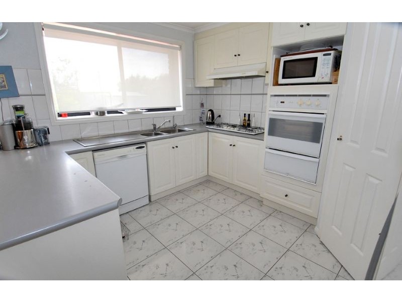 8 Trident Close, Keilor Downs VIC 3038