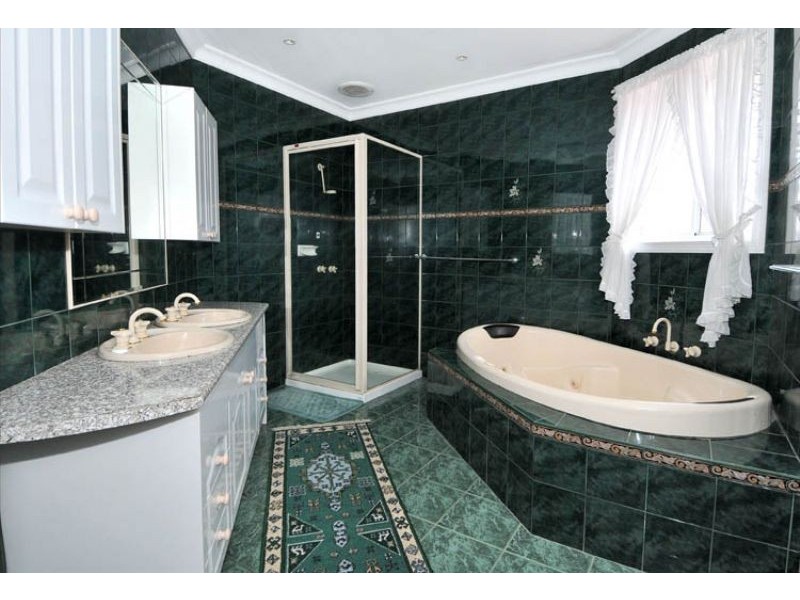 22 Imperial Court, Hillside VIC 3037