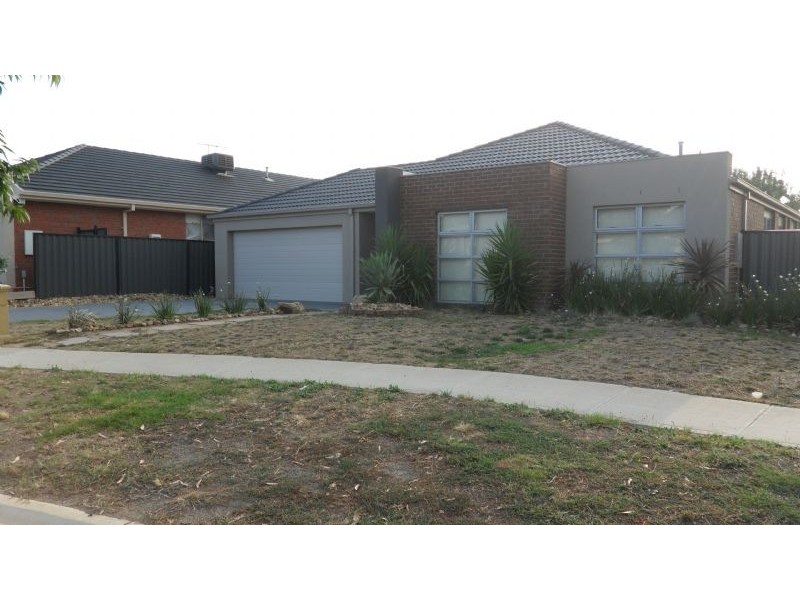 33 Melfin Drive, Hillside VIC 3037