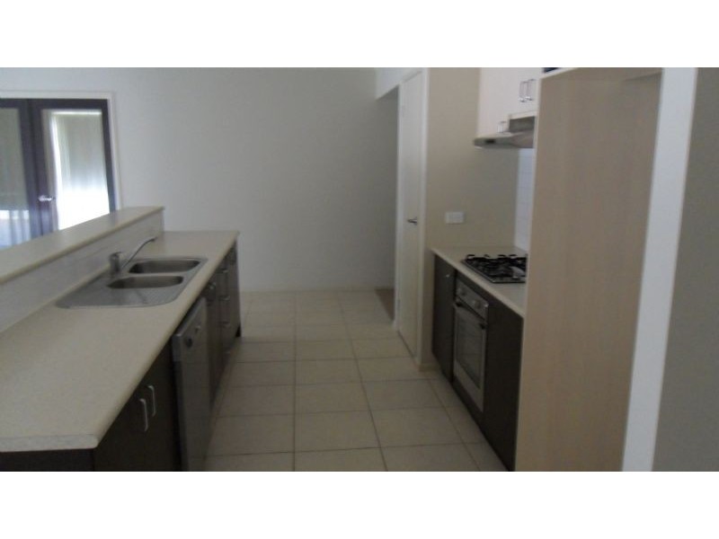 33 Melfin Drive, Hillside VIC 3037