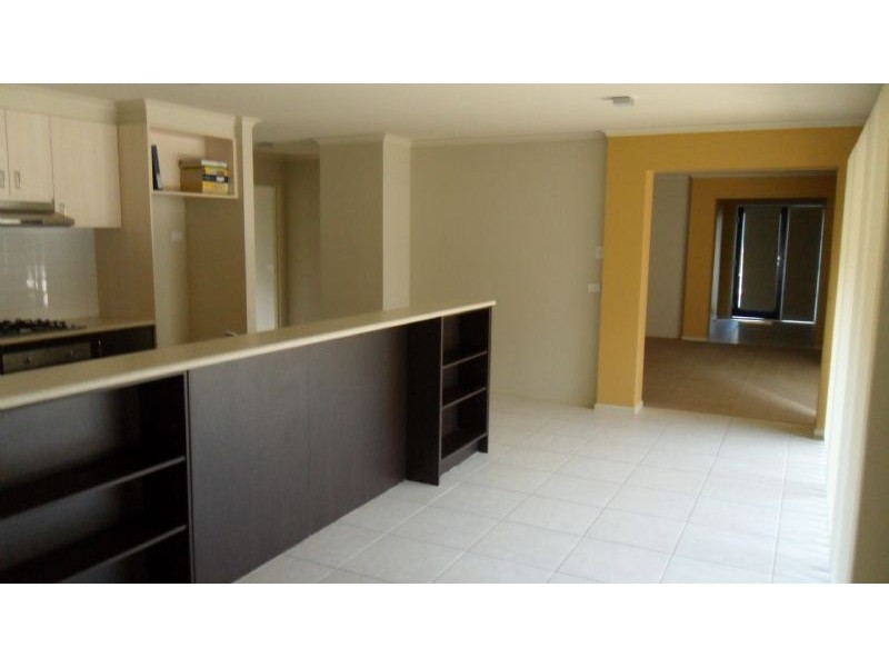 33 Melfin Drive, Hillside VIC 3037