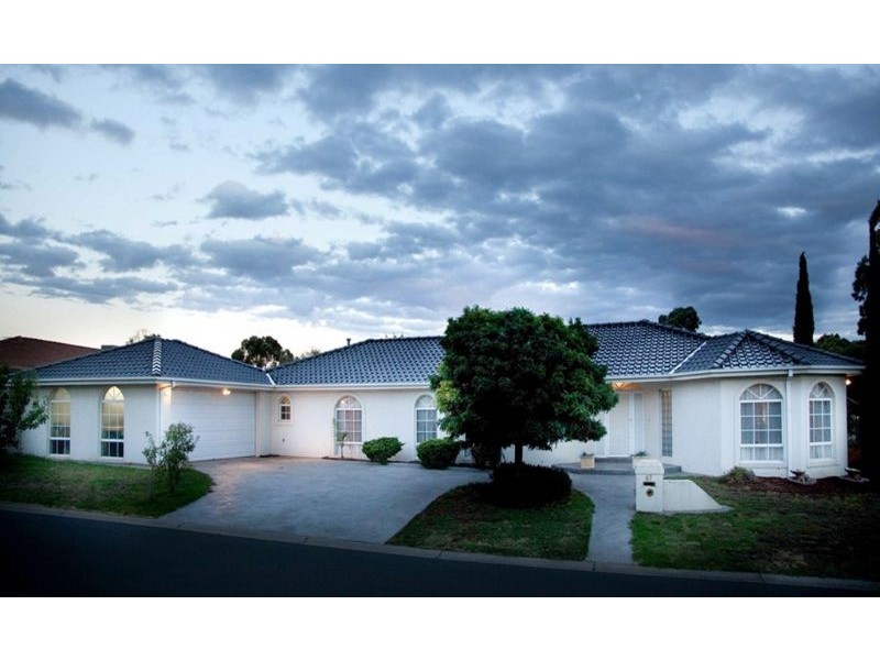 87 Saronvale Cresent, Hillside VIC 3037
