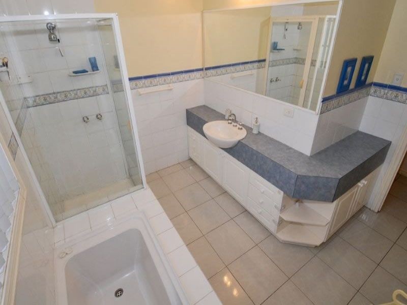 87 Saronvale Cresent, Hillside VIC 3037