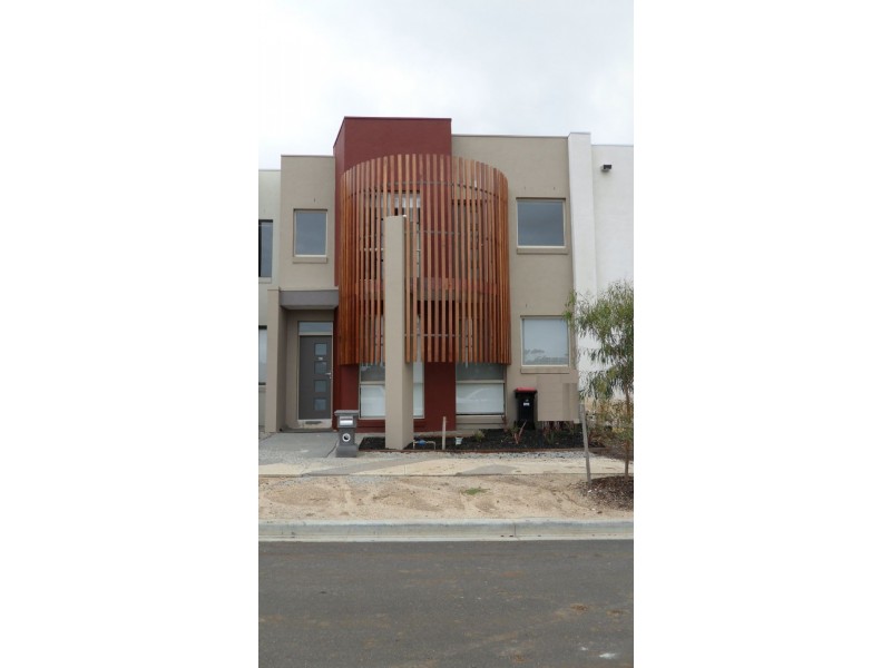 20 Jolimont Street, Caroline Springs VIC 3023