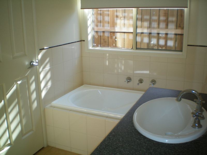 1/522 Melton Highway, Sydenham VIC 3037