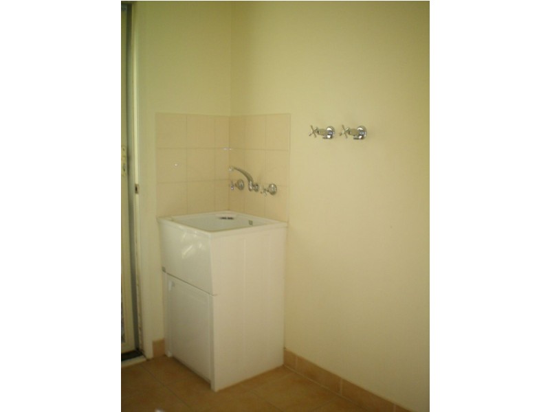 1/522 Melton Highway, Sydenham VIC 3037