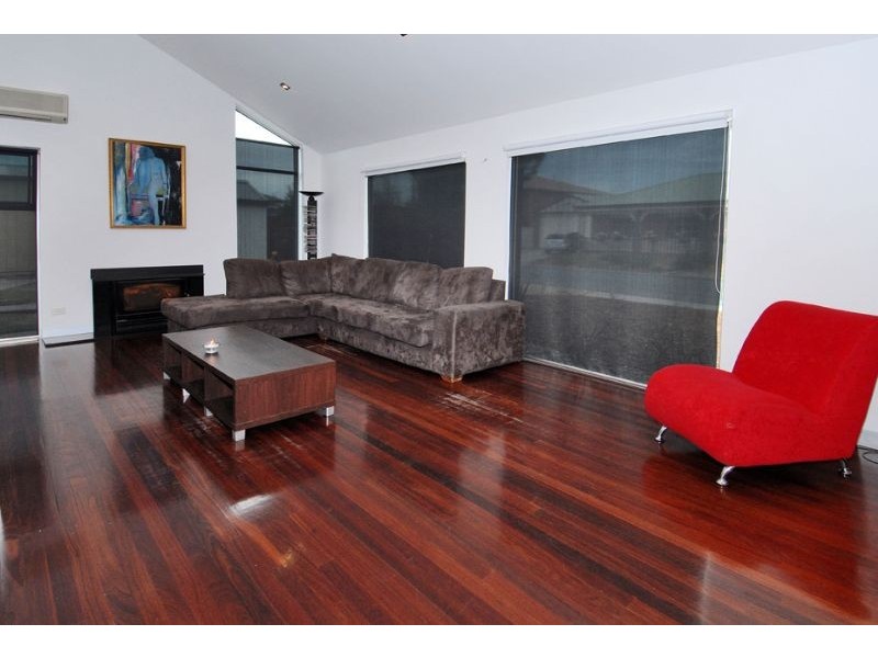4 Booth Way, Taylors Lakes VIC 3038