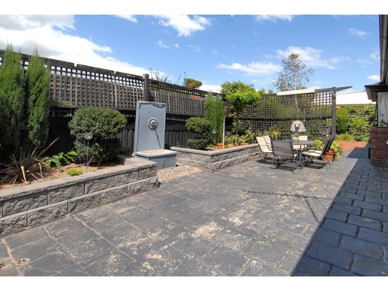 18 Lionheart Avenue, Taylors Lakes VIC 3038