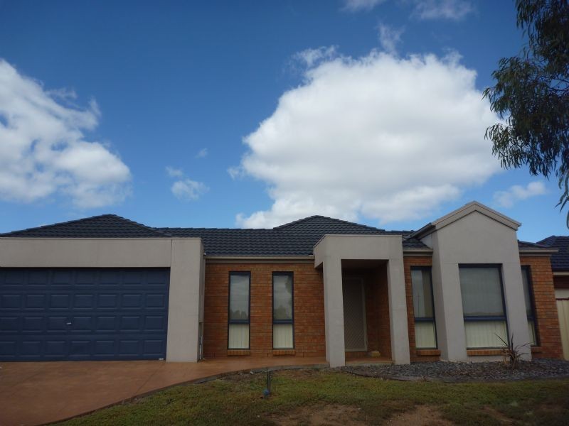 29 Bloomsbury Drive, Taylors Hill VIC 3037