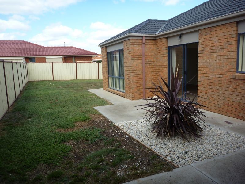 29 Bloomsbury Drive, Taylors Hill VIC 3037