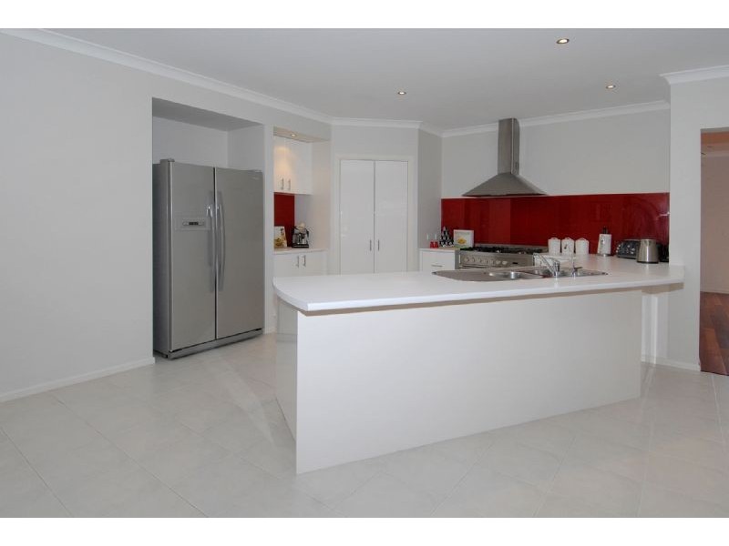 13 Salisbury Court, Hillside VIC 3037