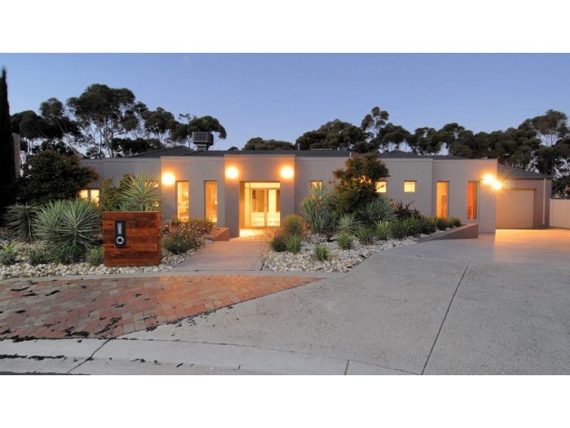 6 Raymond Court, Keilor VIC 3036