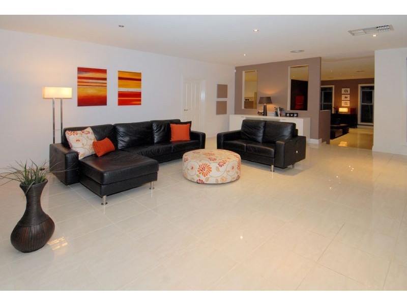 6 Raymond Court, Keilor VIC 3036