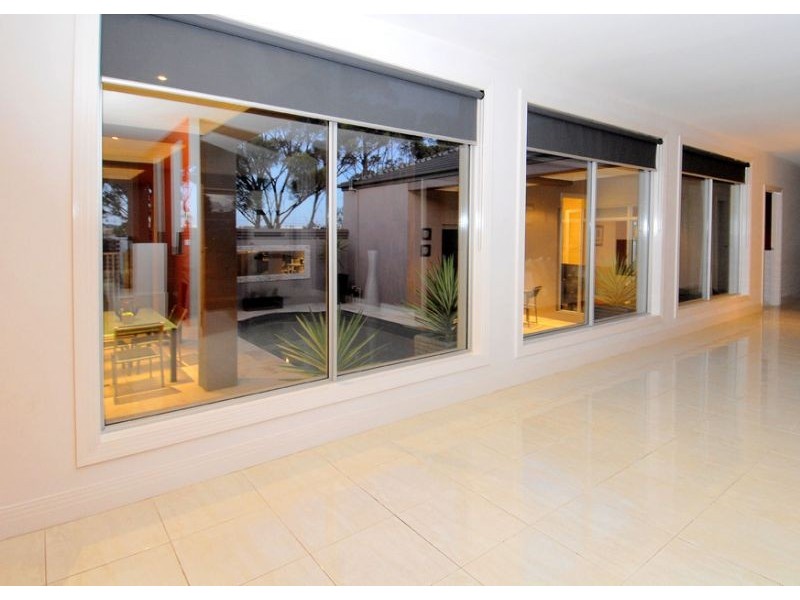 6 Raymond Court, Keilor VIC 3036