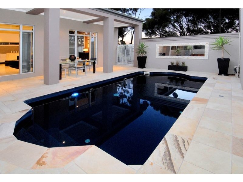 6 Raymond Court, Keilor VIC 3036