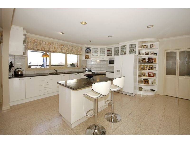 819 Old Calder Hwy, Keilor VIC 3036