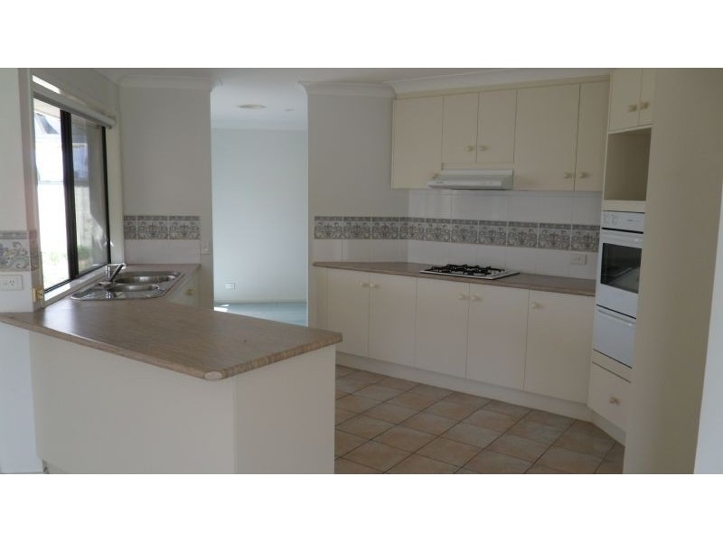 2/522 Melton Highway, Sydenham VIC 3037