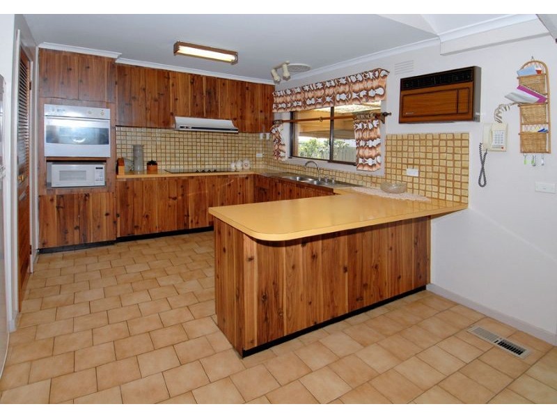 5 Tarella Drive, Keilor Downs VIC 3038