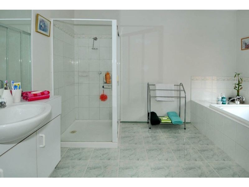 5 Rachel Court, Sydenham VIC 3037