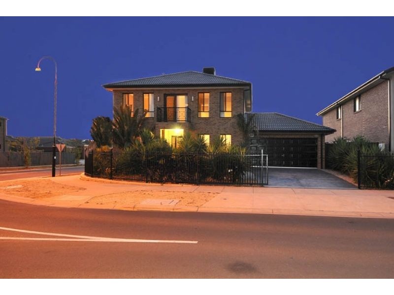 1 Dobel Crescent, Caroline Springs VIC 3023