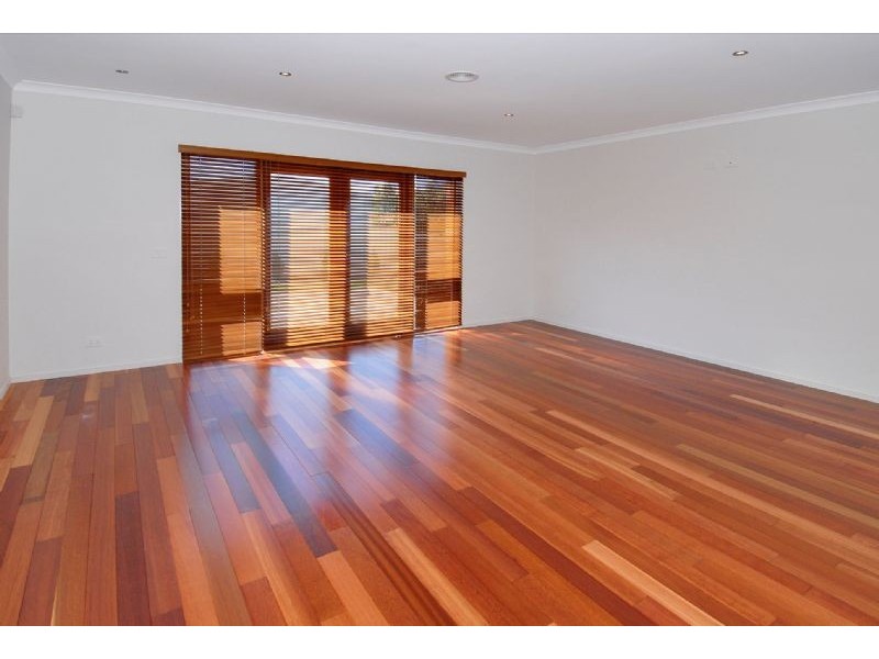 13 Salisbury Court, Hillside VIC 3037