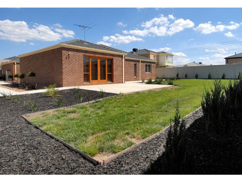 13 Salisbury Court, Hillside VIC 3037