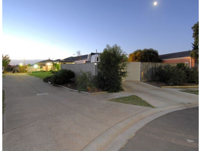 12 Penshurst Court, Hillside VIC 3037