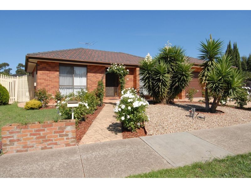3 Truro Crescent, Taylors Lakes VIC 3038
