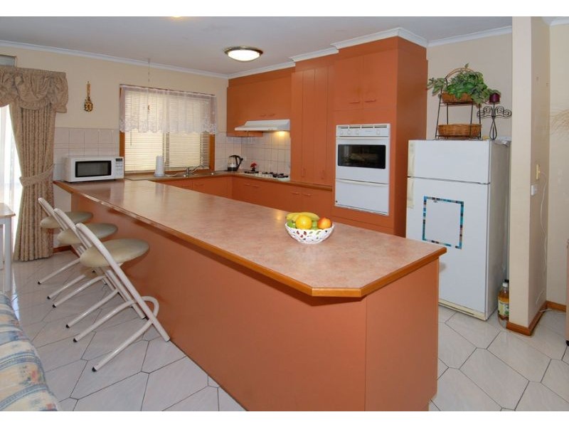 3 Truro Crescent, Taylors Lakes VIC 3038